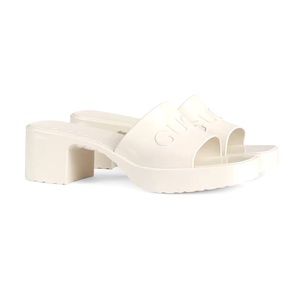 Gucci womens slide sandal in white rubber. Size EU 41, fits a wmns 11, 11.5, 12